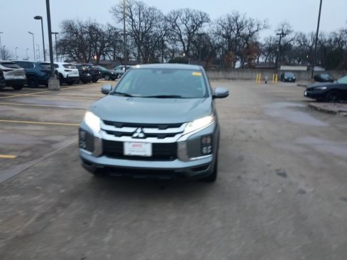 Used 2025 Mitsubishi Outlander Sport SE image 5