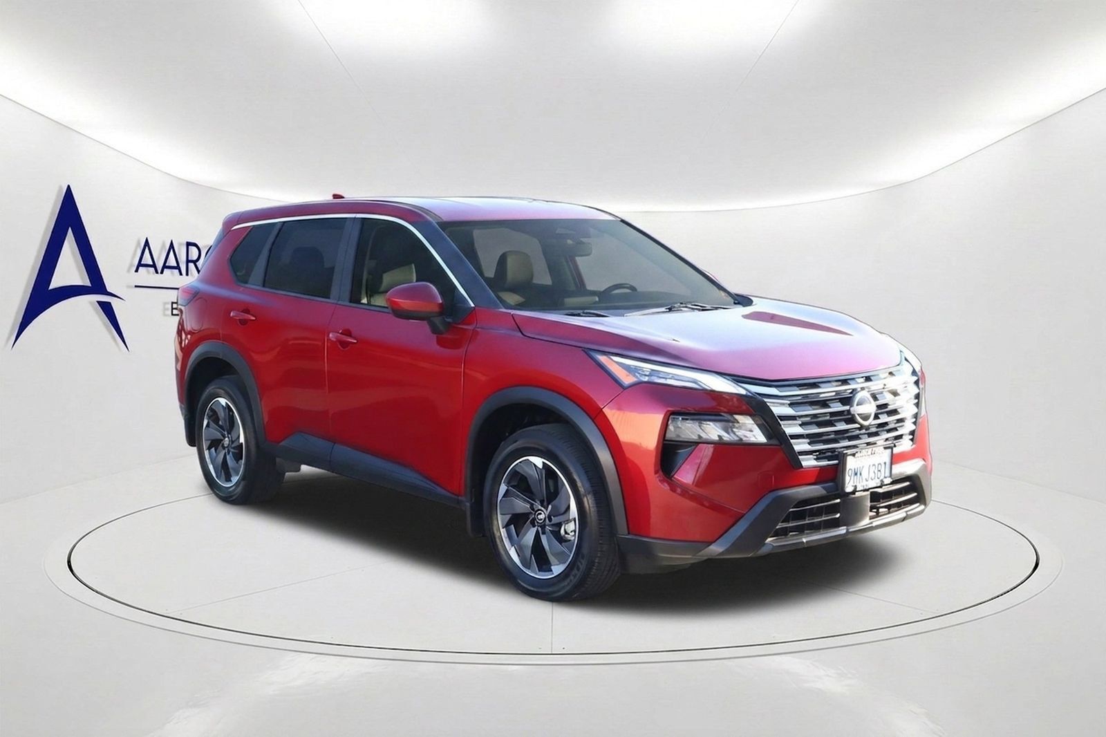 Used 2024 Nissan Rogue SV FWD image 3
