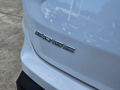 Used 2019 Ford Edge Titanium AWD/4WD image 11