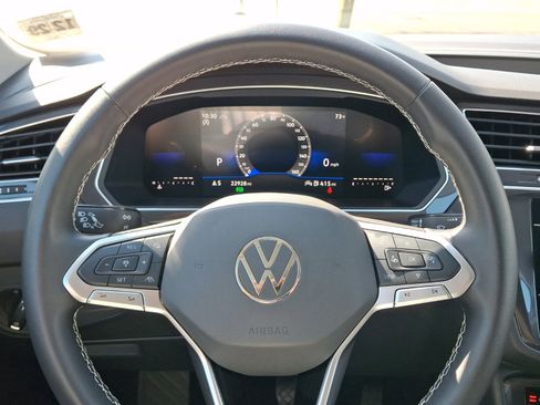 Certified 2024 Volkswagen Tiguan SE image 19