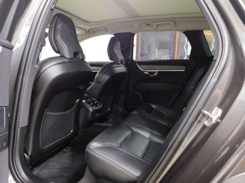 Used 2022 Volvo V90 B6 Cross Country AWD/4WD image 51