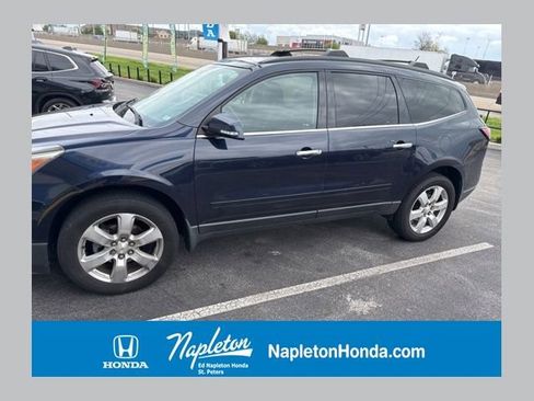 Used 2017 Chevrolet Traverse LT w/ Style and Technology Package image 1