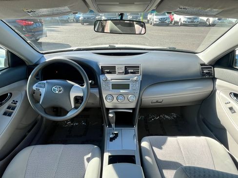 Used 2010 Toyota Camry XLE FWD image 12