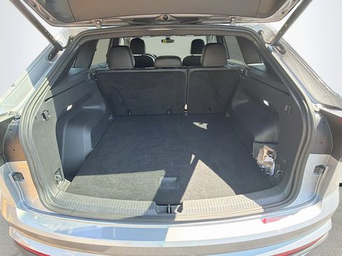 Used 2025 Volkswagen Atlas Cross Sport SE image 13