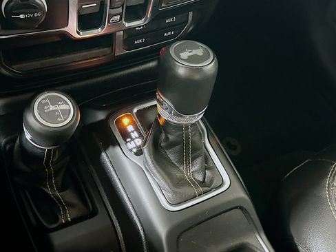 Used 2023 Jeep Wrangler Unlimited Sahara AWD/4WD image 24