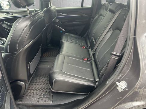 Used 2022 Jeep Grand Cherokee Overland image 22