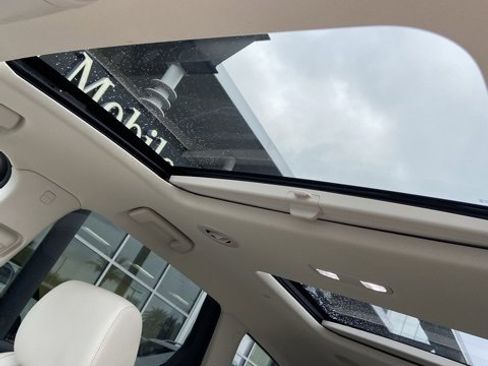 Used 2024 Buick Enclave Essence w/ Experience Buick Package image 6