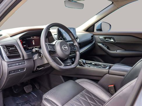 Used 2022 Nissan Rogue Platinum w/ Head-Up Display Package image 15