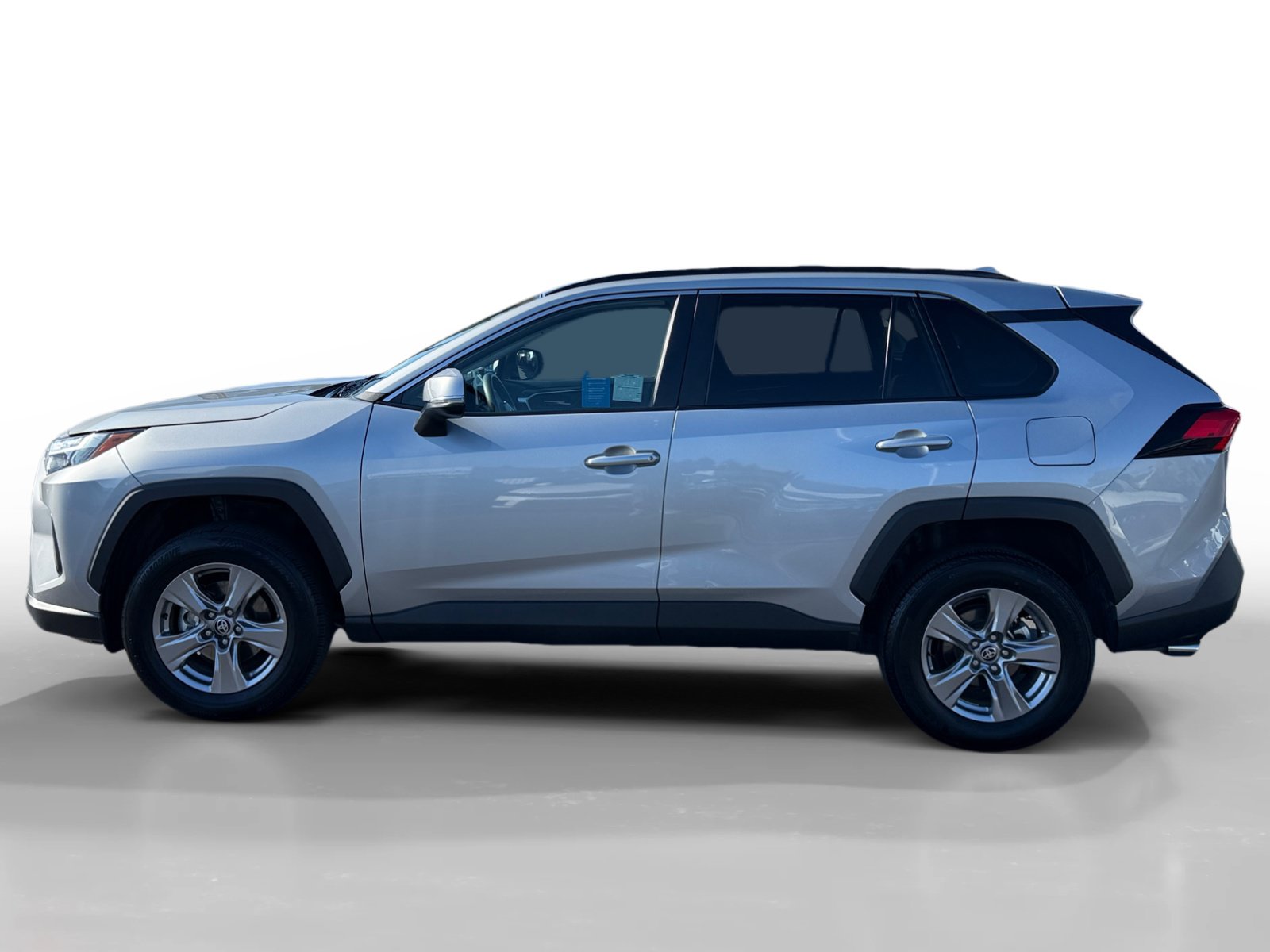 Used 2025 Toyota RAV4 XLE FWD image 2