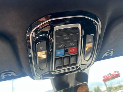 Used 2023 Jeep Grand Wagoneer Series II AWD/4WD image 13