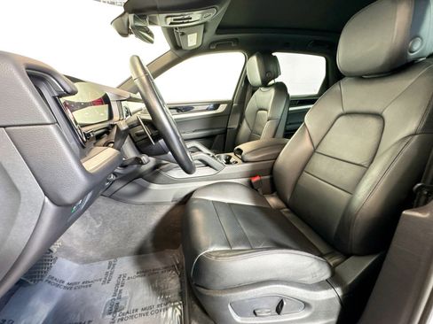 Used 2024 Porsche Cayenne image 19