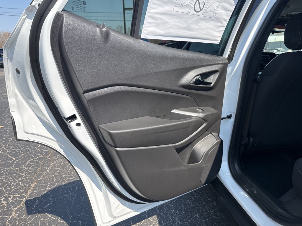 New 2026 Chevrolet Trax LS w/ LS Convenience Package FWD image 16