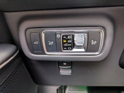 Used 2024 Lincoln Nautilus Premier w/ Jet Appearance Package AWD/4WD image 27