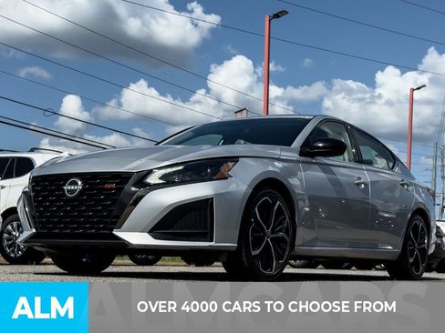 Used 2024 Nissan Altima 2.5 SR FWD image 2