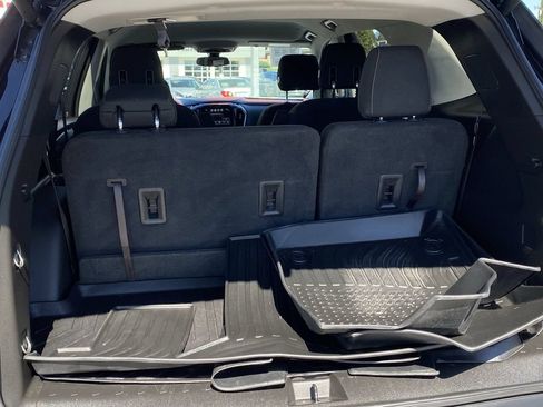Used 2018 Chevrolet Traverse LT FWD image 20