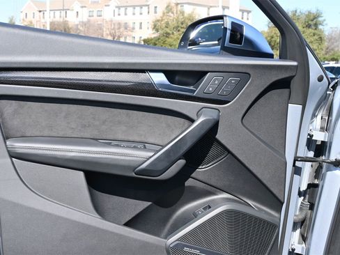 Used 2019 Audi SQ5 Premium Plus w/ Premium Plus Package image 17