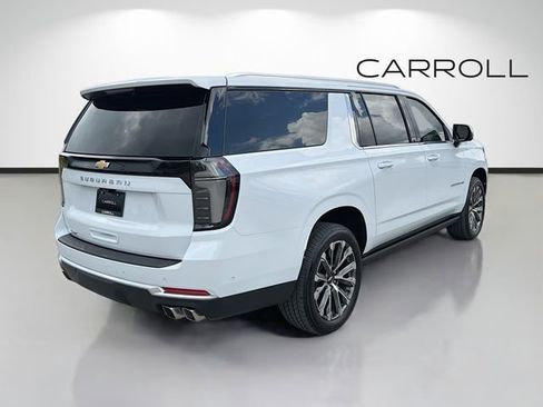 Used 2026 Chevrolet Suburban High Country AWD/4WD image 3