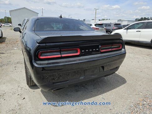Used 2018 Dodge Challenger R/T Plus image 9