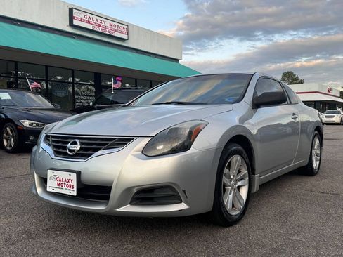 Used 2010 Nissan Altima 2.5 S FWD image 1