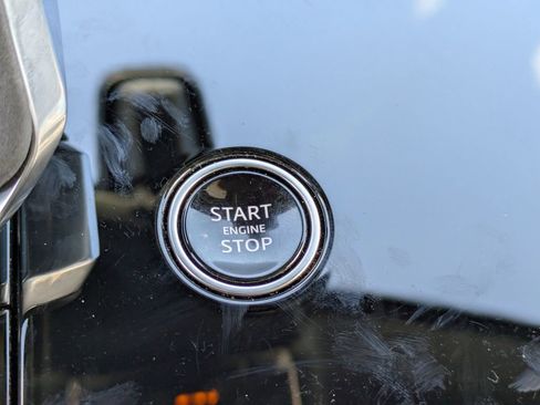 Used 2024 Land Rover Range Rover Sport Dynamic SE image 32