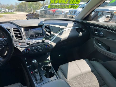 Used 2017 Chevrolet Impala LT image 16