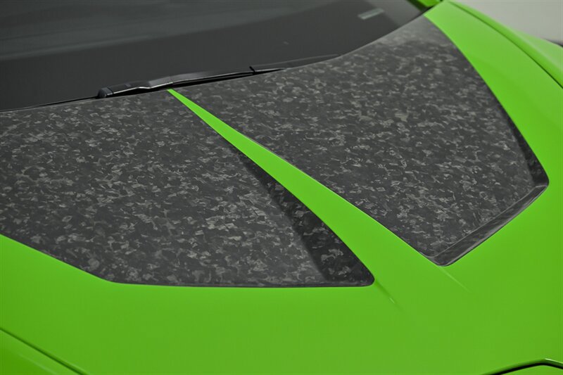 Used 2021 Lamborghini Huracan EVO RWD image 4