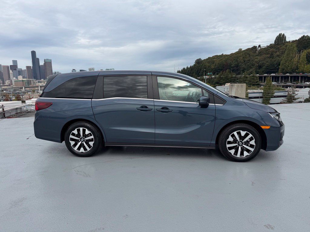Used 2025 Honda Odyssey EX-L image 5