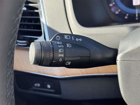 Certified 2024 Volvo XC90 T8 Plus w/ Protection Package Premier image 21