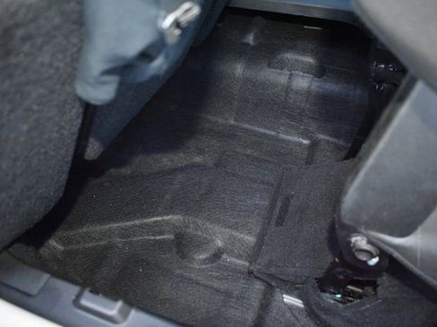 Used 2024 Chrysler Voyager LX image 34