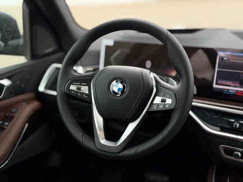 New 2026 BMW X5 xDrive40i w/ Climate Comfort Package image 11