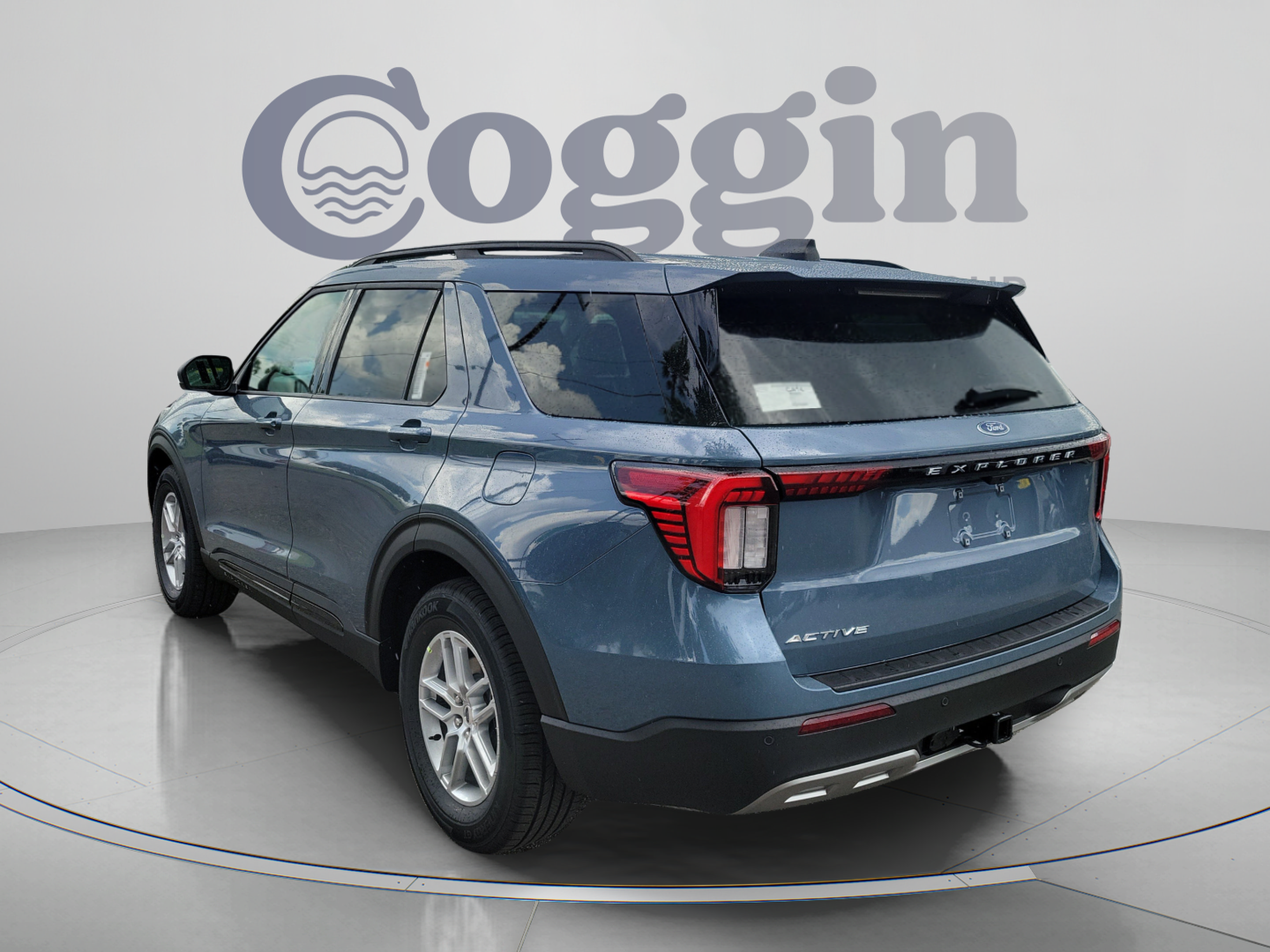 New 2026 Ford Explorer Active w/ Active Comfort Package RWD image 2