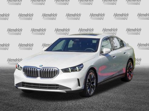 Certified 2025 BMW 530i xDrive image 5