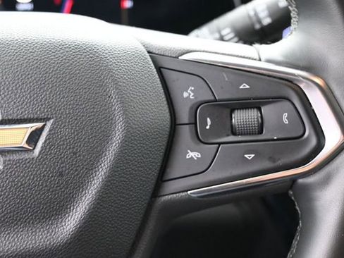 Used 2025 Chevrolet Trax LT w/ LT Convenience Package FWD image 22