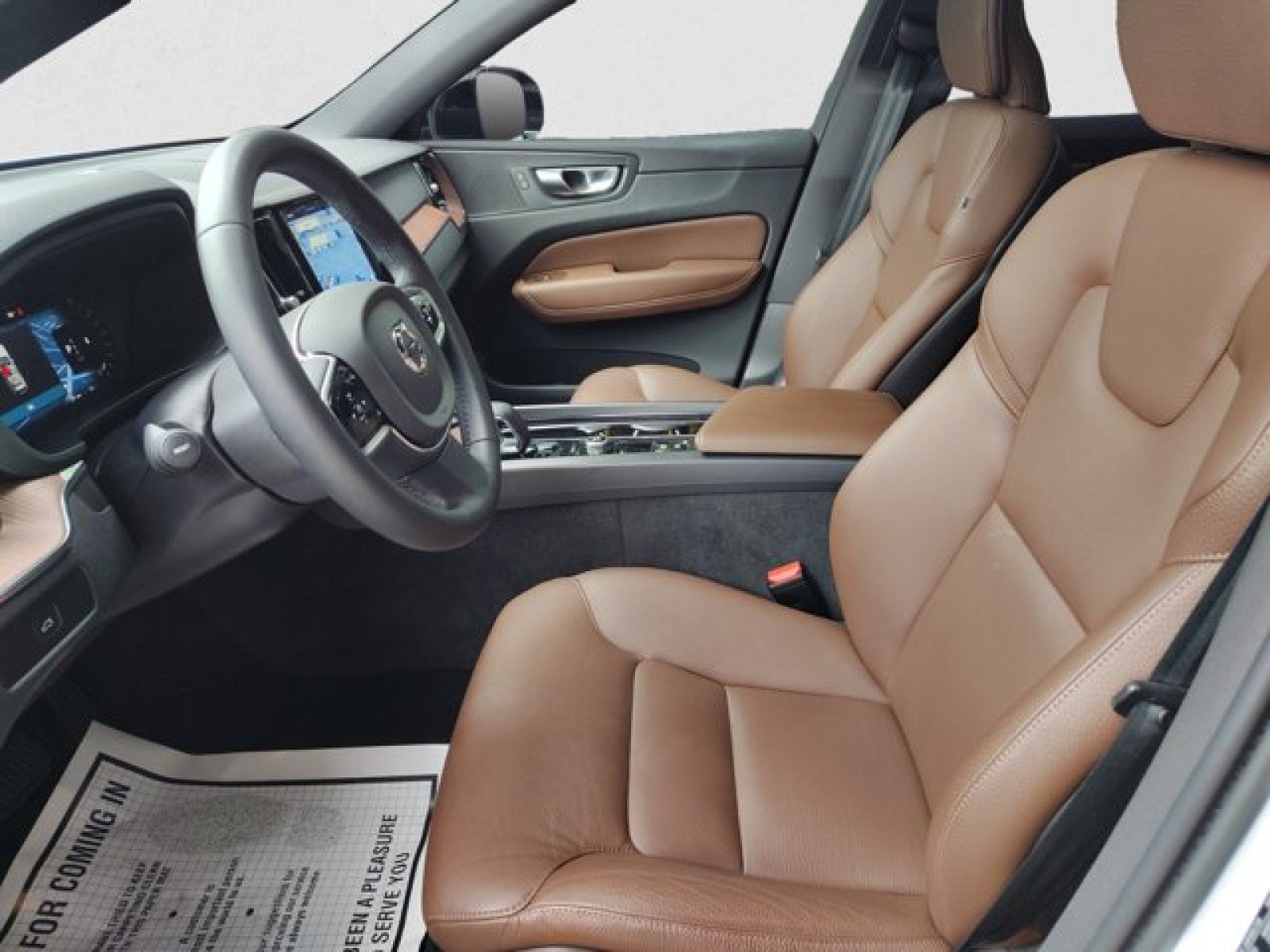 Used 2023 Volvo XC60 B5 Plus w/ Climate Package FWD image 10