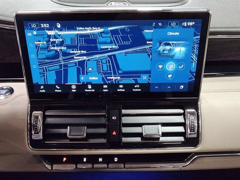 Used 2024 Lincoln Navigator Premiere AWD/4WD image 34