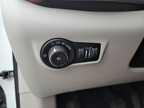 Used 2024 Jeep Compass Latitude AWD/4WD image 21
