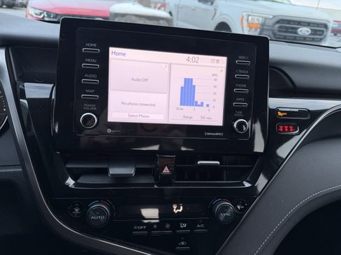 Used 2022 Toyota Camry SE w/ Carpet Mat Package (TMS) image 16