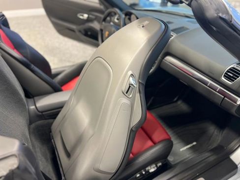 Used 2015 Porsche Boxster S image 28