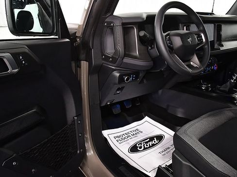 Used 2025 Ford Bronco 4-Door AWD/4WD image 13