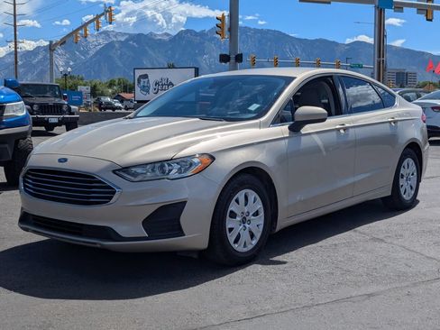 Used 2019 Ford Fusion S FWD image 9