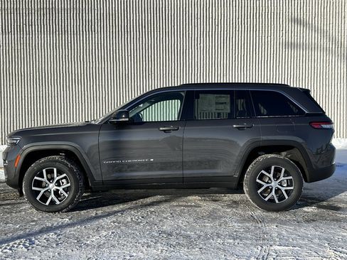 New 2025 Jeep Grand Cherokee Limited image 2