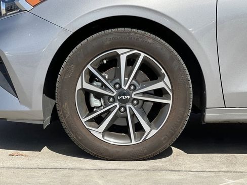 Used 2023 Kia Forte LXS image 25