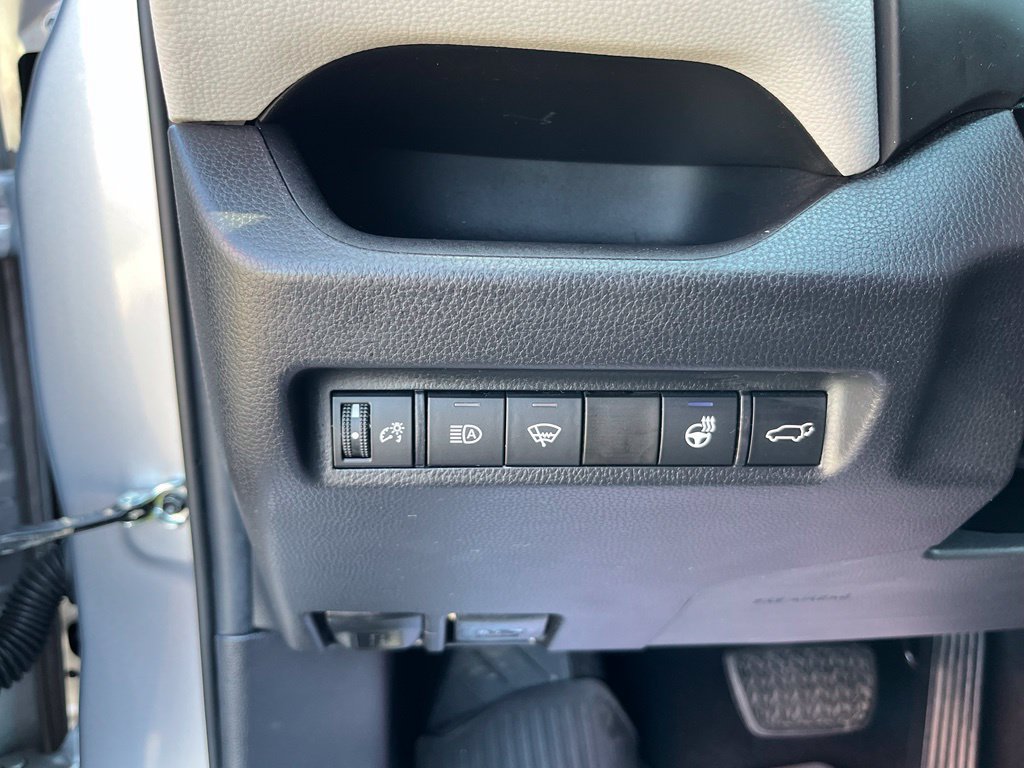 Used 2021 Toyota RAV4 XLE w/ Convenience Package AWD/4WD image 20
