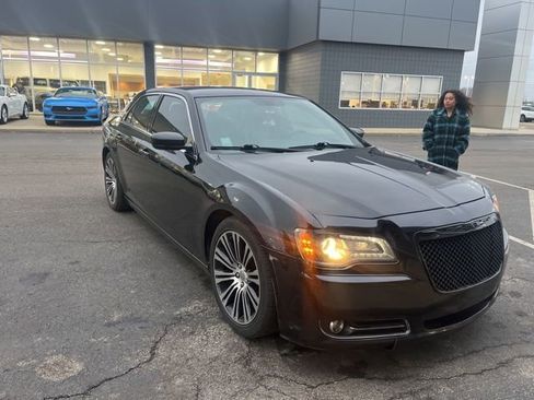 Used 2013 Chrysler 300 S image 1