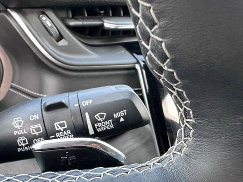 Used 2021 Jeep Grand Cherokee L Limited w/ Luxury Tech Group II image 14