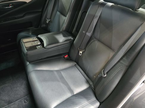 Used 2017 Lexus LS 460 AWD w/ Comfort Package image 36