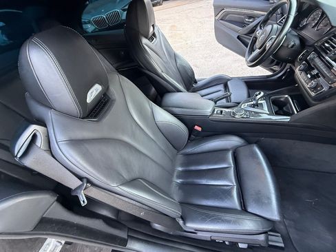 Used 2015 BMW M4 Convertible RWD image 18
