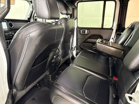 Used 2022 Jeep Wrangler Unlimited Sahara image 36