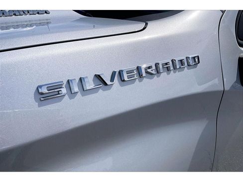 Used 2022 Chevrolet Silverado 1500 RST AWD/4WD image 32