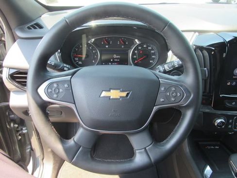 Used 2023 Chevrolet Traverse LT AWD/4WD image 12